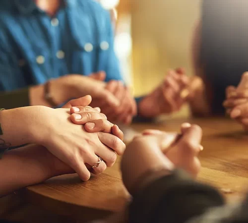 Oraciones católicas para fortalecer la esperanza en momentos difíciles